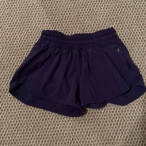 Lululemon Tracker Short 2.5’